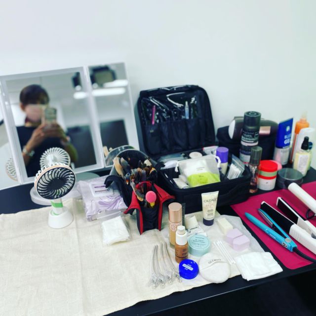 #likefollw#永橋好利子
#yorikonagahashi#makeup#mood#撮影#ヘアアレンジ  #fashion #コーディネート #ootd #style #instagood #model #hair #撮影 #メイク #new #ヘアセット #love #me #look #beauty #fashionista  #instalike #punk#美容 #business
#男性ヘアメイク 
男性のヘアメイクもシミ、クスミ、ニキビ跡など
補正して
映り良く仕上げます😉